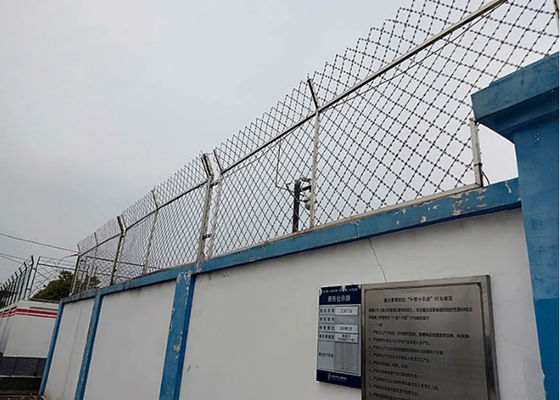 Cerca de alambre de Diamond Galvanized Welded Razor Barbed